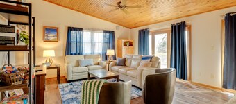 Cozy Belgrade Cottage w/ Wood-Burning Stove!