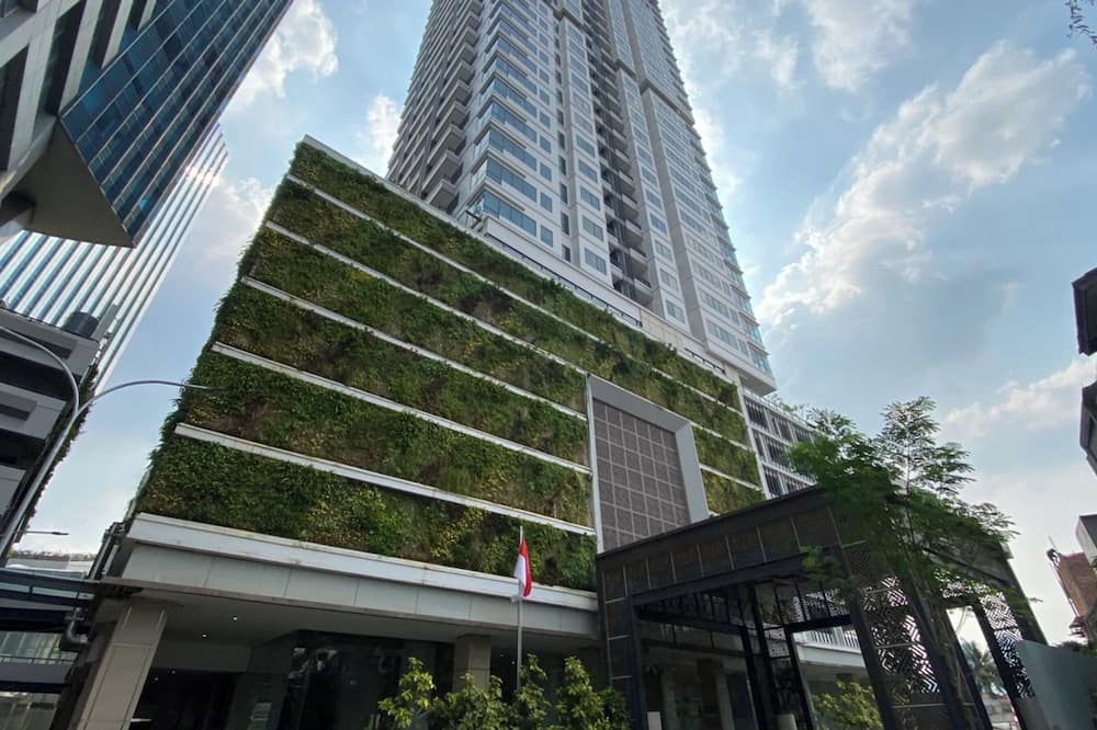 Nice And Comfort 1Br At 25Th Floor Samara Suites Apartment