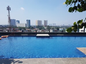 Pool - Homey And Modern Studio At Tree Park City Cikokol Apartment (Tangerang)