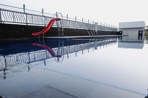 Outdoor pool - Comfy And Modern Look 2Br Northland Ancol Apartment (Jakarta)