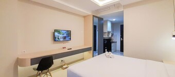 Best Deal And Comfortable Studio At Patraland Amarta Apartment