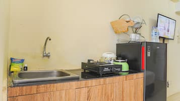 Studio | Private kitchen | Fridge, stovetop, rice cooker