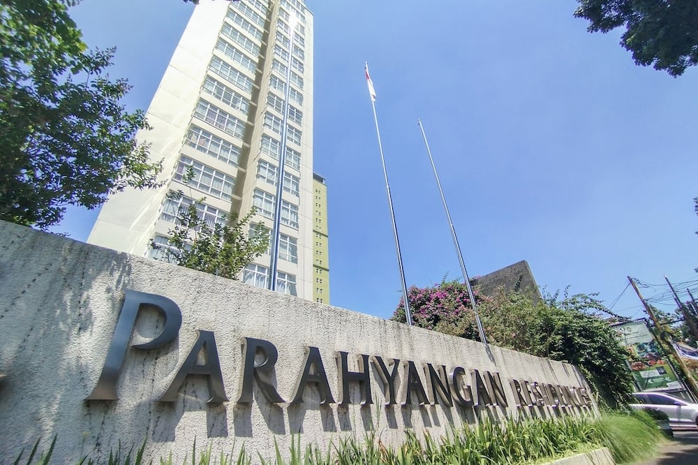 Minimalism Designed 1Br Apartment At Parahyangan Residence