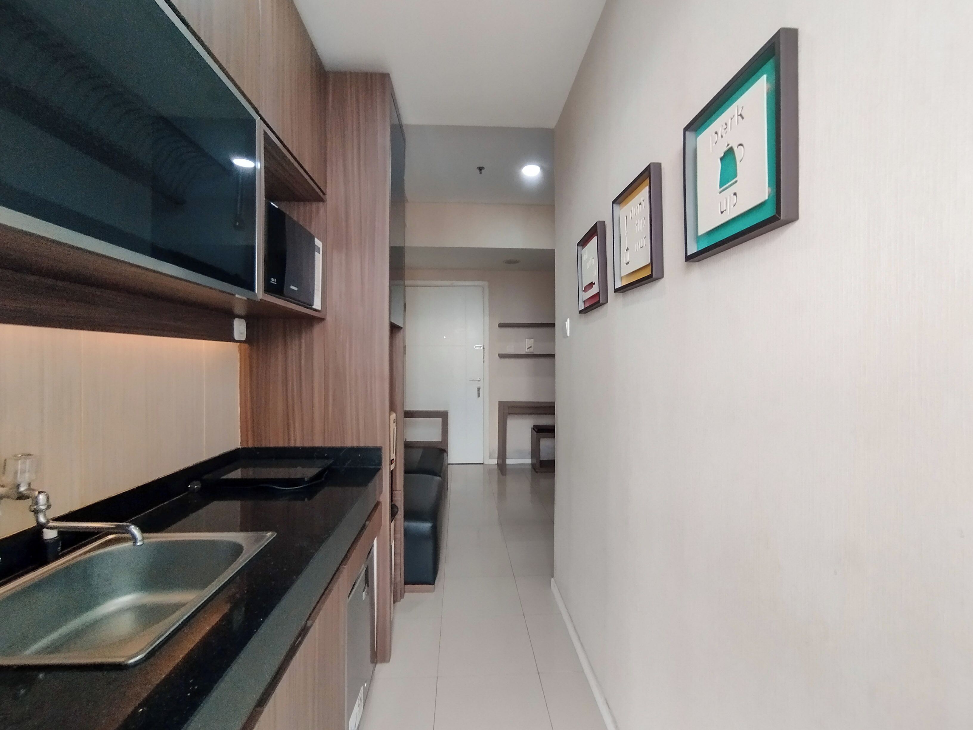 Apartment | Private kitchen | Mini-fridge, stovetop, rice cooker