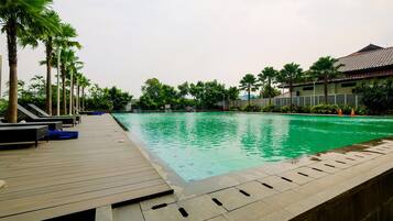 Kolam renang outdoor