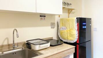Apartment | Eigene Küche | Kühlschrank, Herdplatte, Reiskocher
