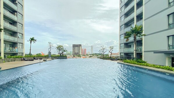 Outdoor pool - Strategic And Nice Studio At Daan Mogot City Apartment (Jakarta)