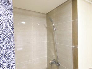 Departamento | Baño | Regadera, amenidades de baño gratuitas, toallas, jabón 