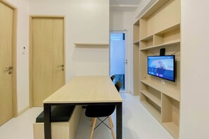 Living area - Great Deal And Homey 2Br Tokyo Riverside Pik 2 Apartment (Jakarta)