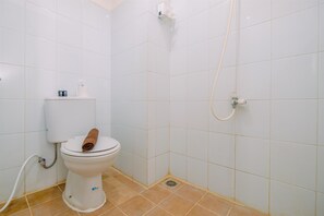 Estudio | Baño | Regadera, amenidades de baño gratuitas, toallas, jabón 