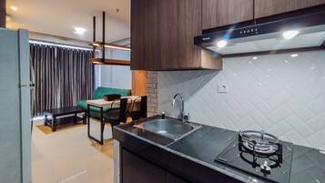 Apartment | Private kitchen | Fridge, stovetop, rice cooker
