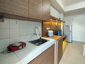 Private kitchen - Best Deal And Nice 2Br Apartment At Parahyangan Residence (Bandung)