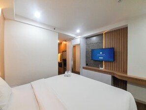 Studio | Free WiFi - Tranquil And Modern Studio At Mataram City Apartment (Ngaglik)
