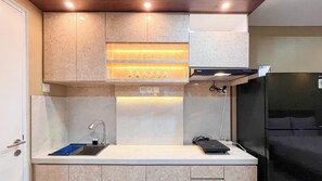 Studio | Cuisine privée | Réfrigérateur, plaque de cuisson, cuiseur de riz