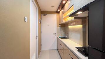 Studio | Private kitchen | Fridge, stovetop, rice cooker
