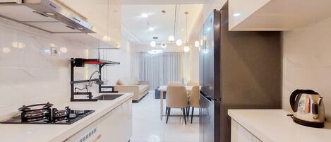 Apartment | Private kitchen | Fridge, stovetop, rice cooker