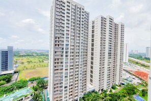 Exterior - Spacious And Homey 3Br At Sky House Bsd Apartment (Pagedangan)
