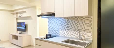 Apartment | Private kitchen | Fridge, stovetop, rice cooker