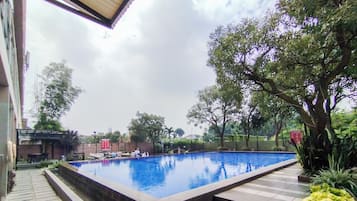 Kolam renang outdoor
