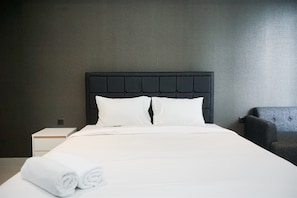 Studio | Free WiFi - Studio Apartment With Sofa At Carstensz Residence (Gading Serpong)
