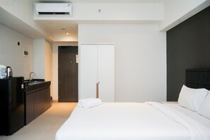 Studio - Studio Apartment With Sofa At Carstensz Residence (Gading Serpong)