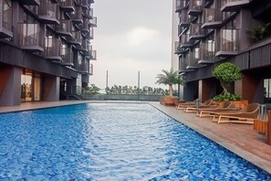 Kolam renang outdoor