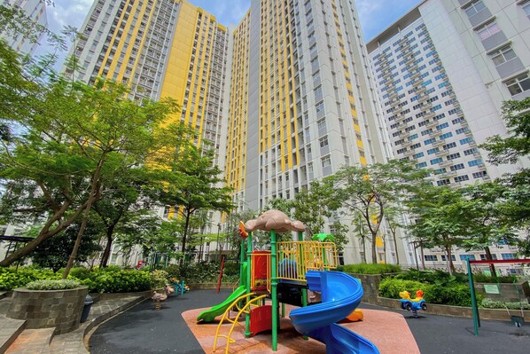 Children’s play area – outdoor