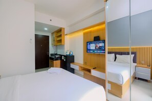 Free WiFi - Serene Stay Studio Transpark Cibubur Apartment (Depok)