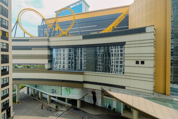 Exterior - Serene Stay Studio Transpark Cibubur Apartment (Depok)