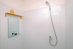 アパートメント | バスルーム | シャワー、タオル、石鹸、シャンプー