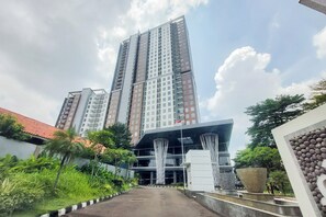 Exterior - Cozy Living Studio Tamansari Bintaro Mansion Apartment (South Tangerang)
