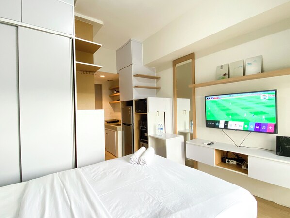 Studio - Best Homey And Nice Studio At Vasanta Innopark Apartment (Cikarang)