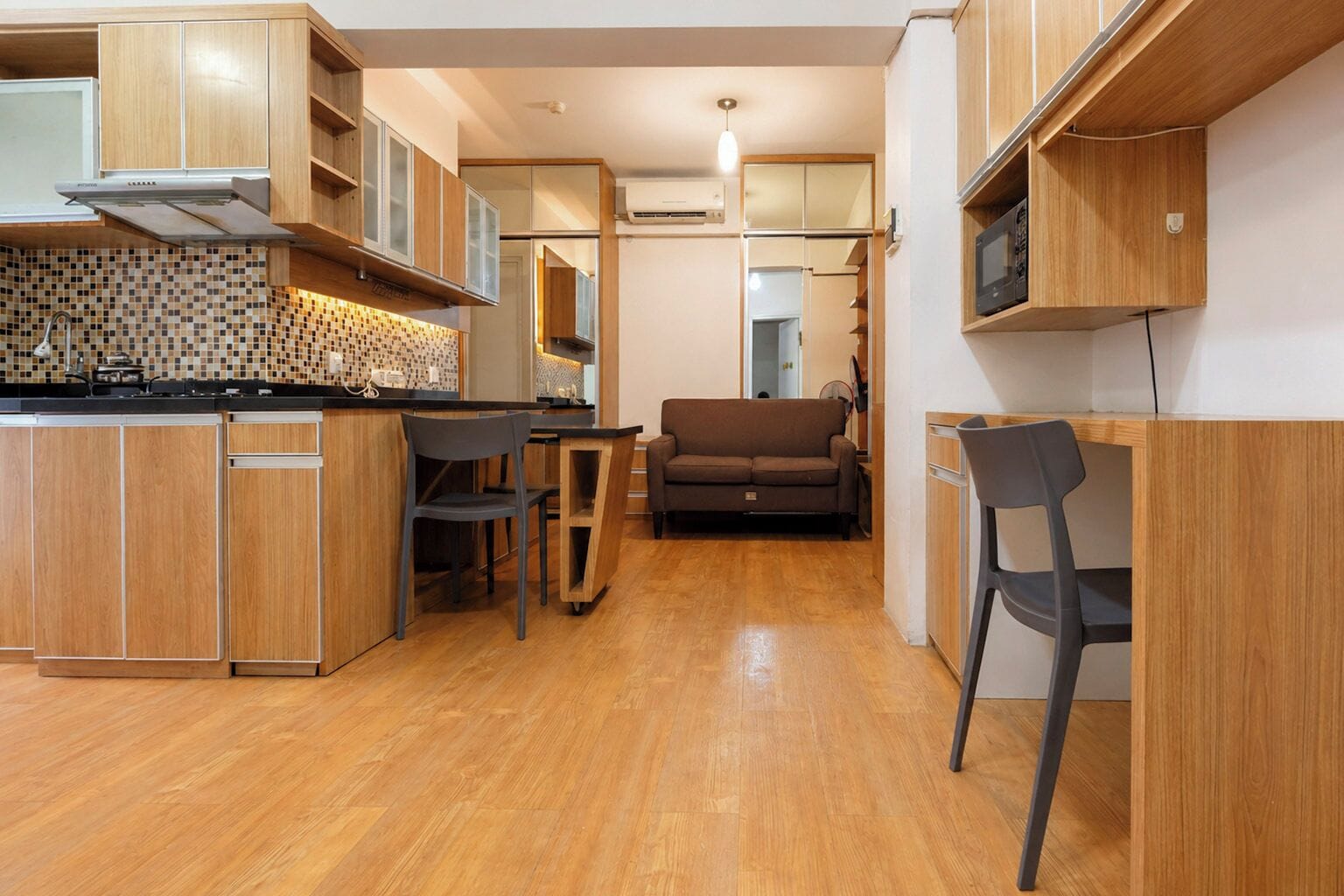 Apartemen | Dapur pribadi | Lemari es, microwave, kompor, dan penanak nasi