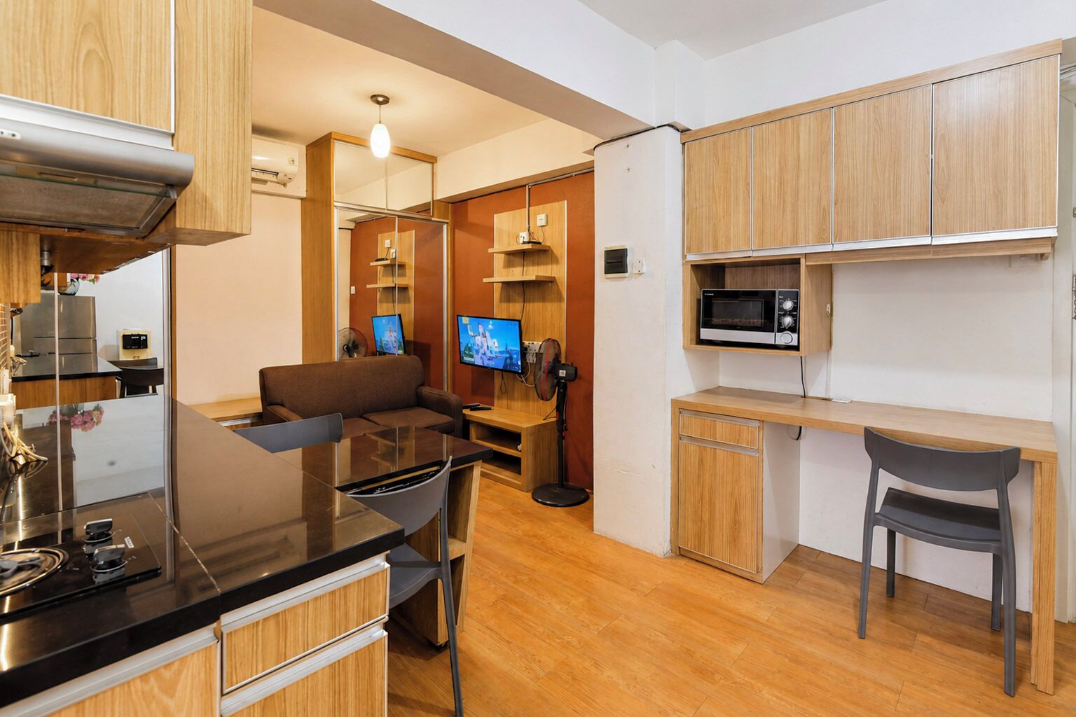 Appartement | Cuisine privée | Réfrigérateur, four à micro-ondes, surface de cuisson, cuiseur à riz