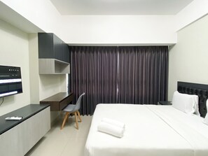 Free WiFi - Good Choice And Comfy Studio At Springlake Summarecon Bekasi Apartment (Bekasi)