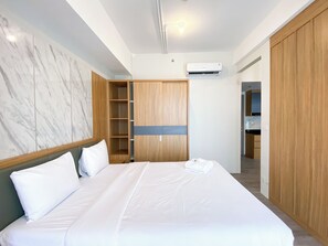 Studio | Free WiFi - Homey And Spacious Studio Vasanta Innopark Apartment (Cikarang)
