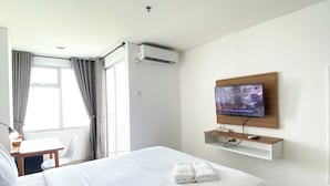 Studio - Warm And Comfy Studio At Enviro Apartment (Cikarang)