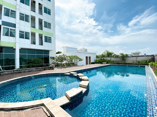 Warm And Comfy Studio At Enviro Apartment