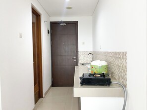 Studio | Eigene Küche | Kühlschrank, Herdplatte, Reiskocher