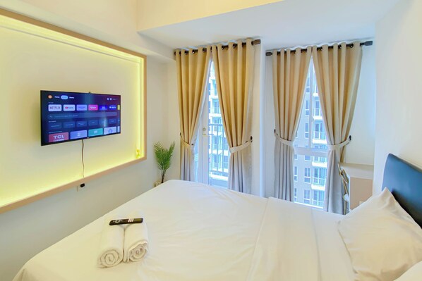 Studio | Free WiFi - Simply And Good Deal Studio Tokyo Riverside Pik 2 Apartment (Jakarta)