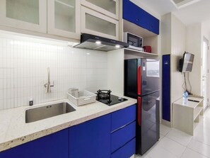 Private kitchen - Spaicous 1Br With City View At Grand Asia Afrika Apartment (Bandung)