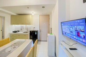 Apartment | Eigene Küche | Kühlschrank, Herdplatte