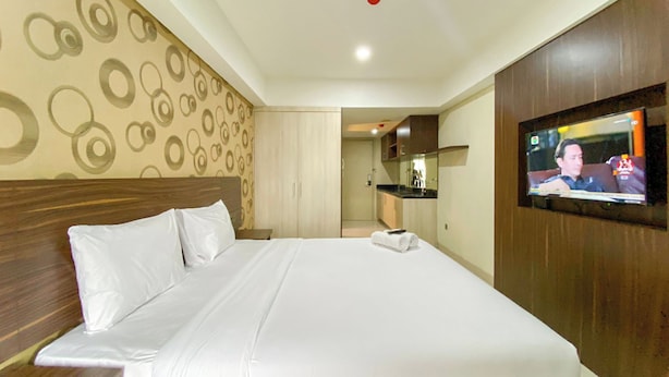 Studio | Free WiFi - Homey And Comfort Living Studio Apartment Warhol (W/R) Residences (Semarang)
