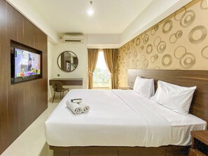 Studio | Free WiFi - Homey And Comfort Living Studio Apartment Warhol (W/R) Residences (Semarang)