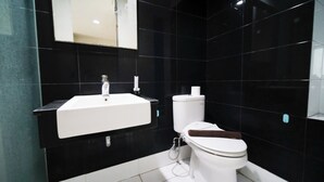 Studio | Kamar mandi