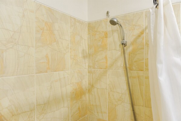 Studio | Bathroom