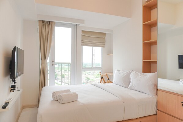 Studio | Free WiFi - Cozy Living Studio (No Kitchen) Tokyo Riverside Pik 2 Apartment (Jakarta)