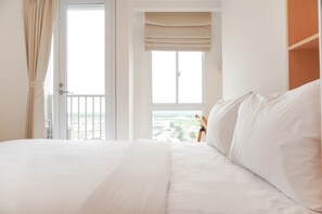 Studio | Free WiFi - Cozy Living Studio (No Kitchen) Tokyo Riverside Pik 2 Apartment (Jakarta)