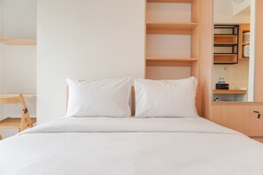 Studio | Free WiFi - Cozy Living Studio (No Kitchen) Tokyo Riverside Pik 2 Apartment (Jakarta)