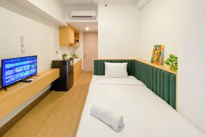 Studio | Free WiFi - Warm And Minimalist Studio Tokyo Riverside Pik 2 Apartment (Teluknaga)